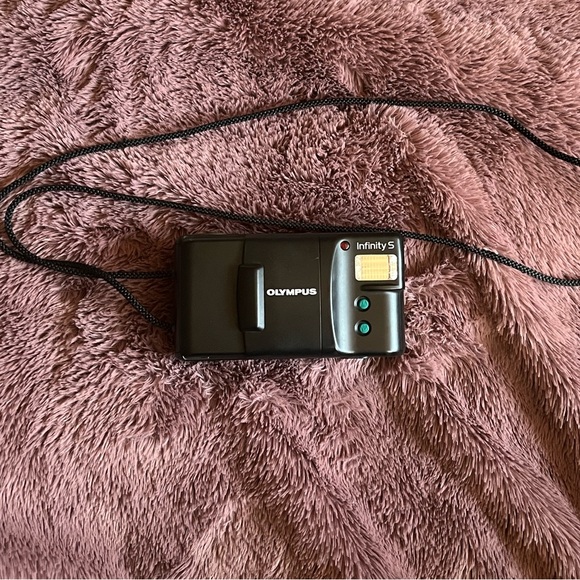 Olympus Infinity S 35mm f3.5 Point & Shoot 35mm Film Camera - Picture 3 of 7